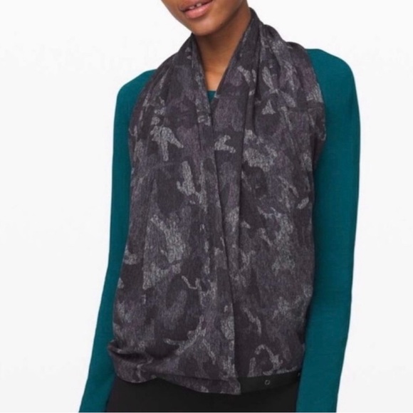 Lululemon🍋 Vinyasa Scarf Foulard Vinyasa Incognito Camo Multi Grey - Picture 12 of 14